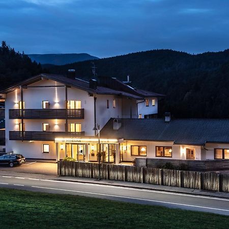 Martina Breakfast Lodge カステルロット エクステリア 写真