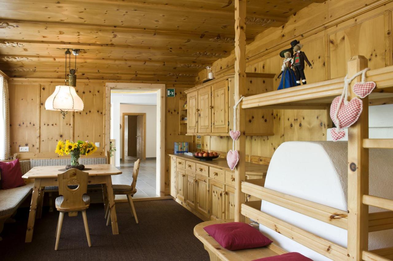 Martina Breakfast Lodge カステルロット エクステリア 写真