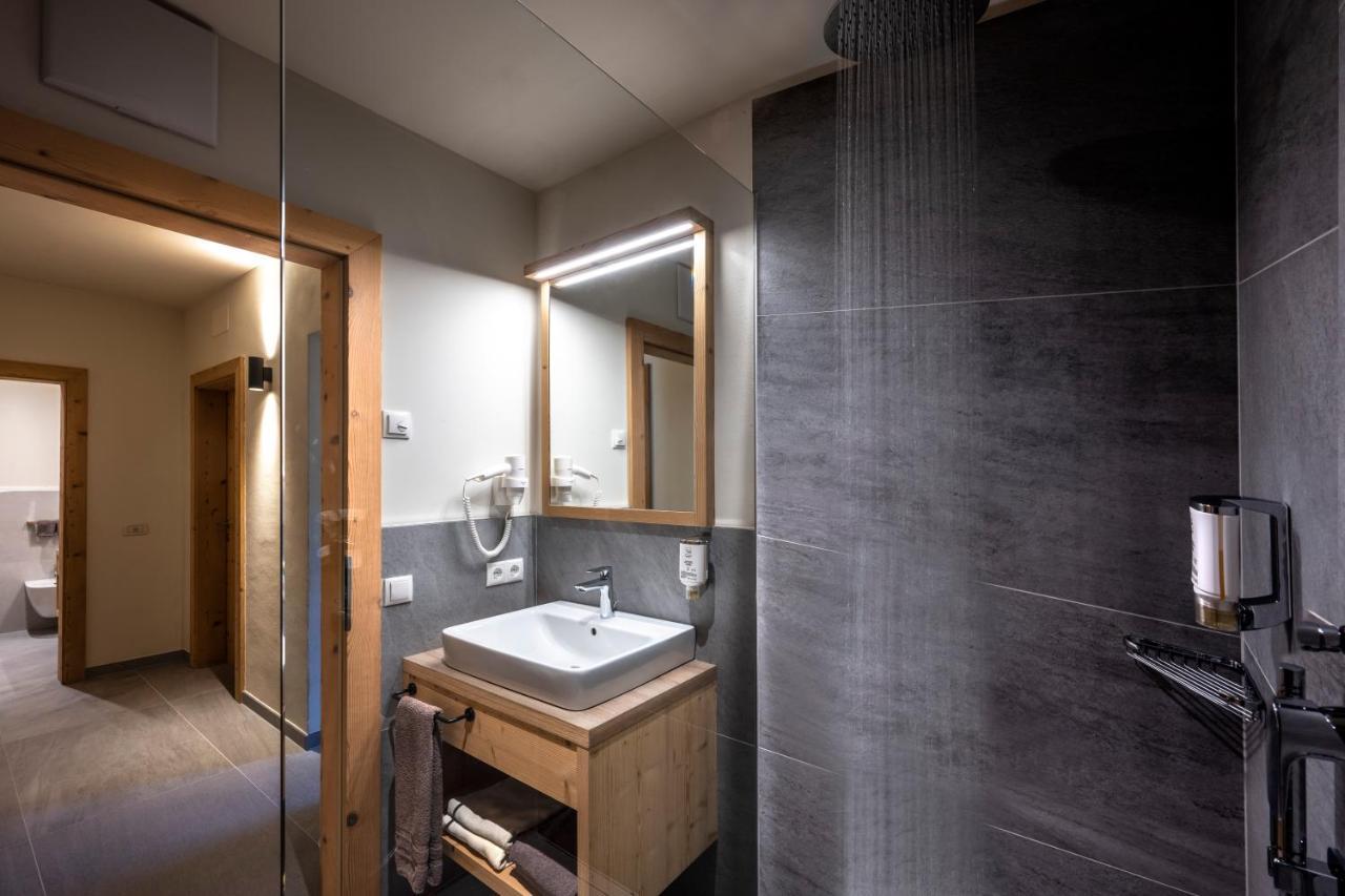Martina Breakfast Lodge カステルロット エクステリア 写真